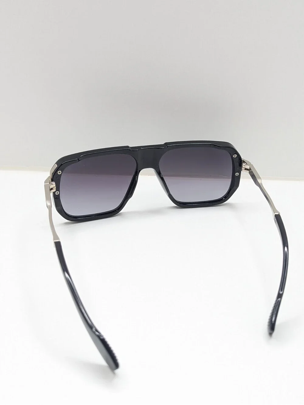Manhattan 8MH87072 Smoke Gradient Lens Black Aviator Frame Men’s Sunglasses